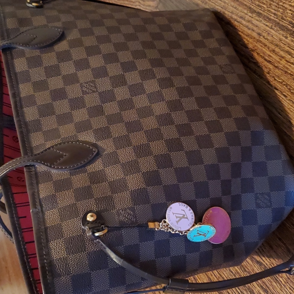 Louis Vuitton 3 Globe Logo Charm Multicolor - NWT